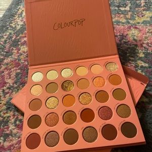 Brand new smokin hot colourpop eyeshadow palette